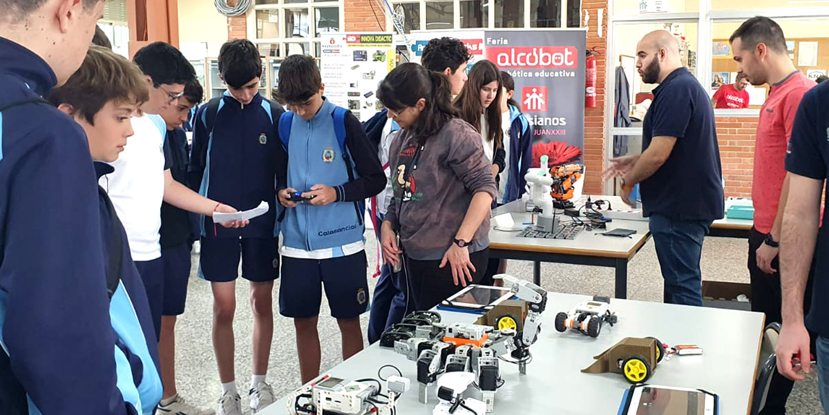 ALCOIBOT presenta la seua tercera edició: Tecnologia i Educació al Servici de l’Innovació